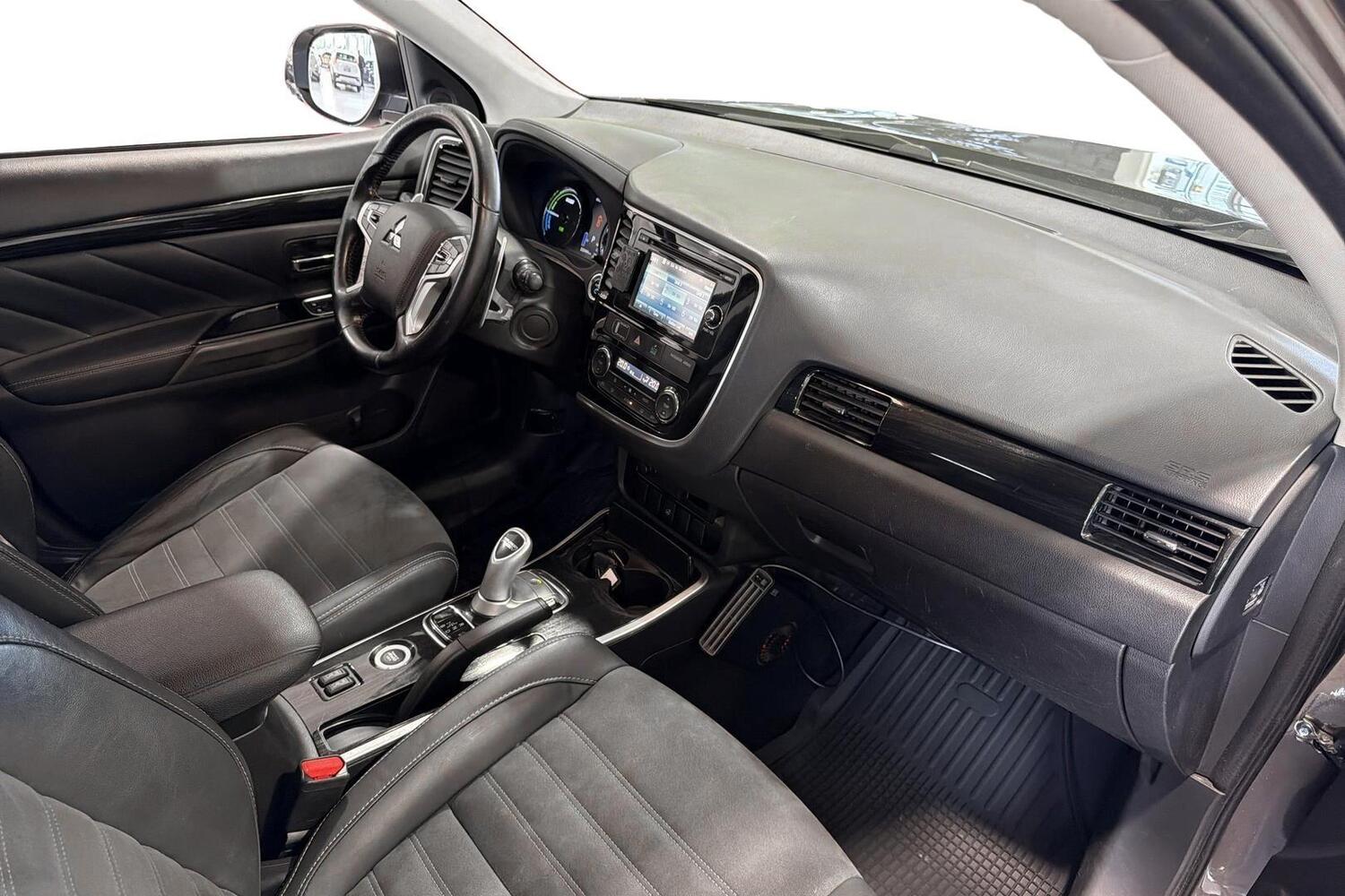 Mitsubishi Outlander PHEV vaihtoauto