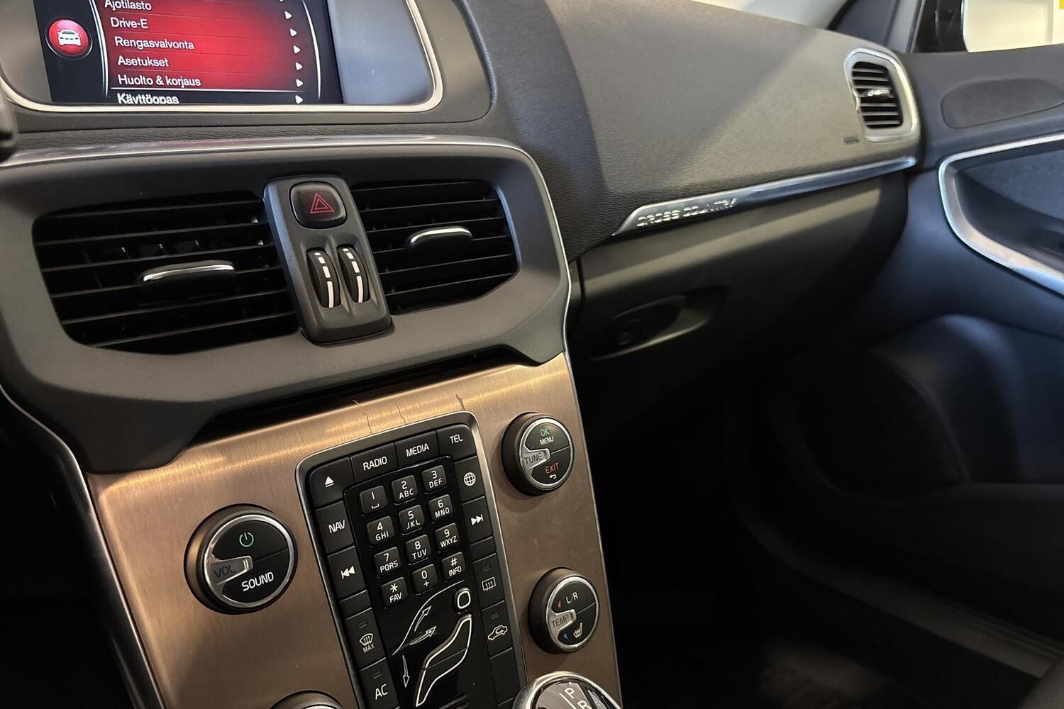 Volvo V40 Cross Country vaihtoauto