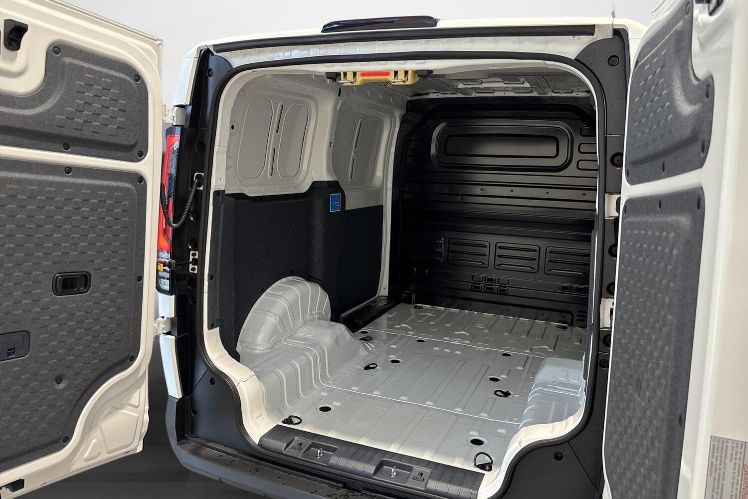 Kia PV5 Cargo vaihtoauto