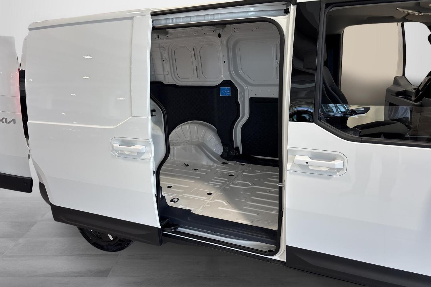 Kia PV5 Cargo vaihtoauto