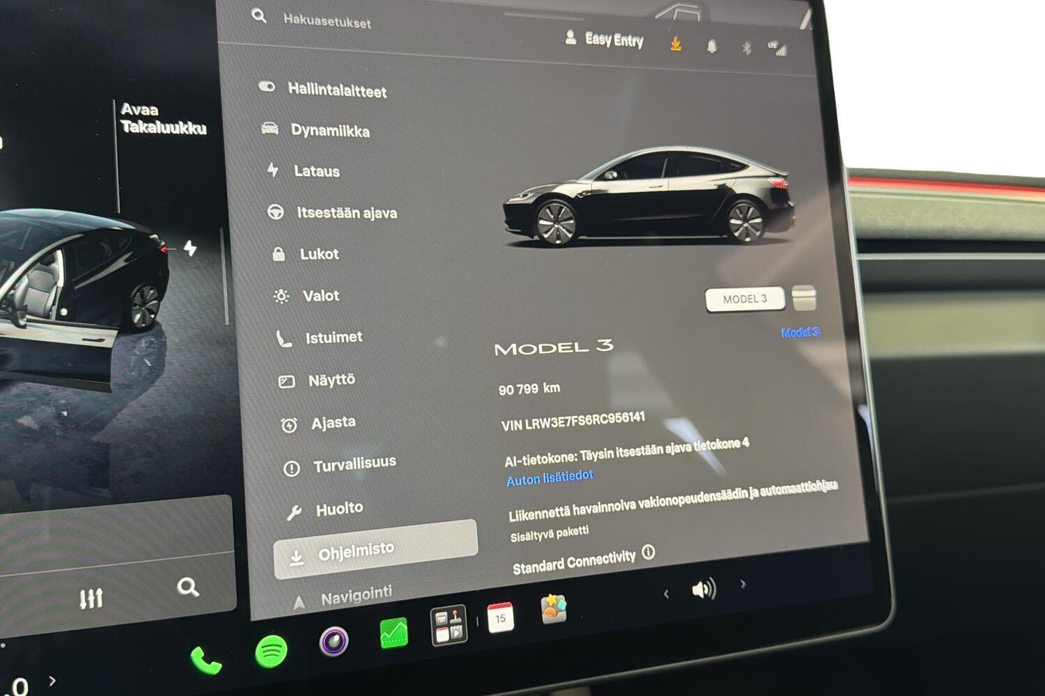 Tesla Model 3 vaihtoauto