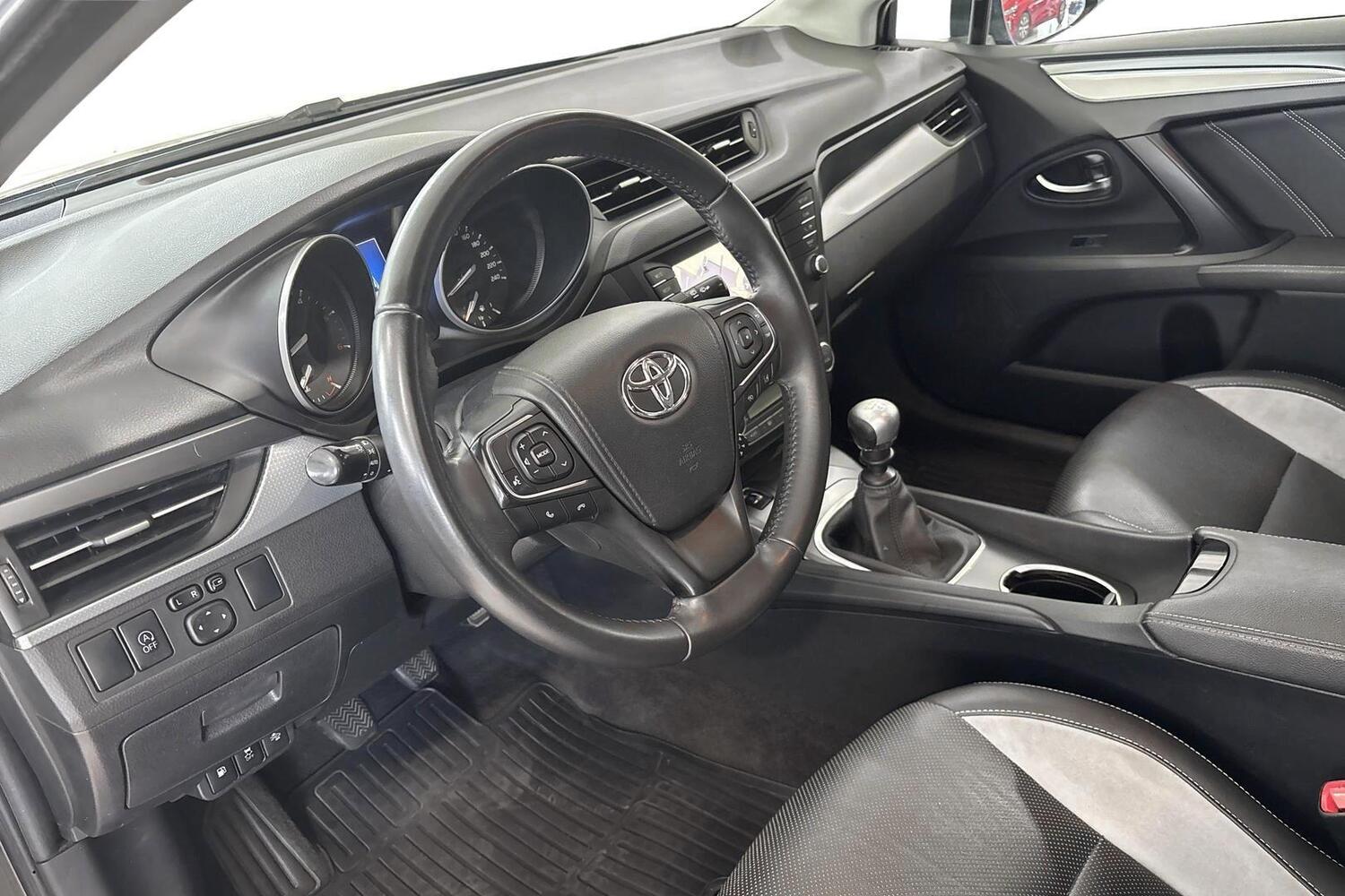 Toyota Avensis vaihtoauto