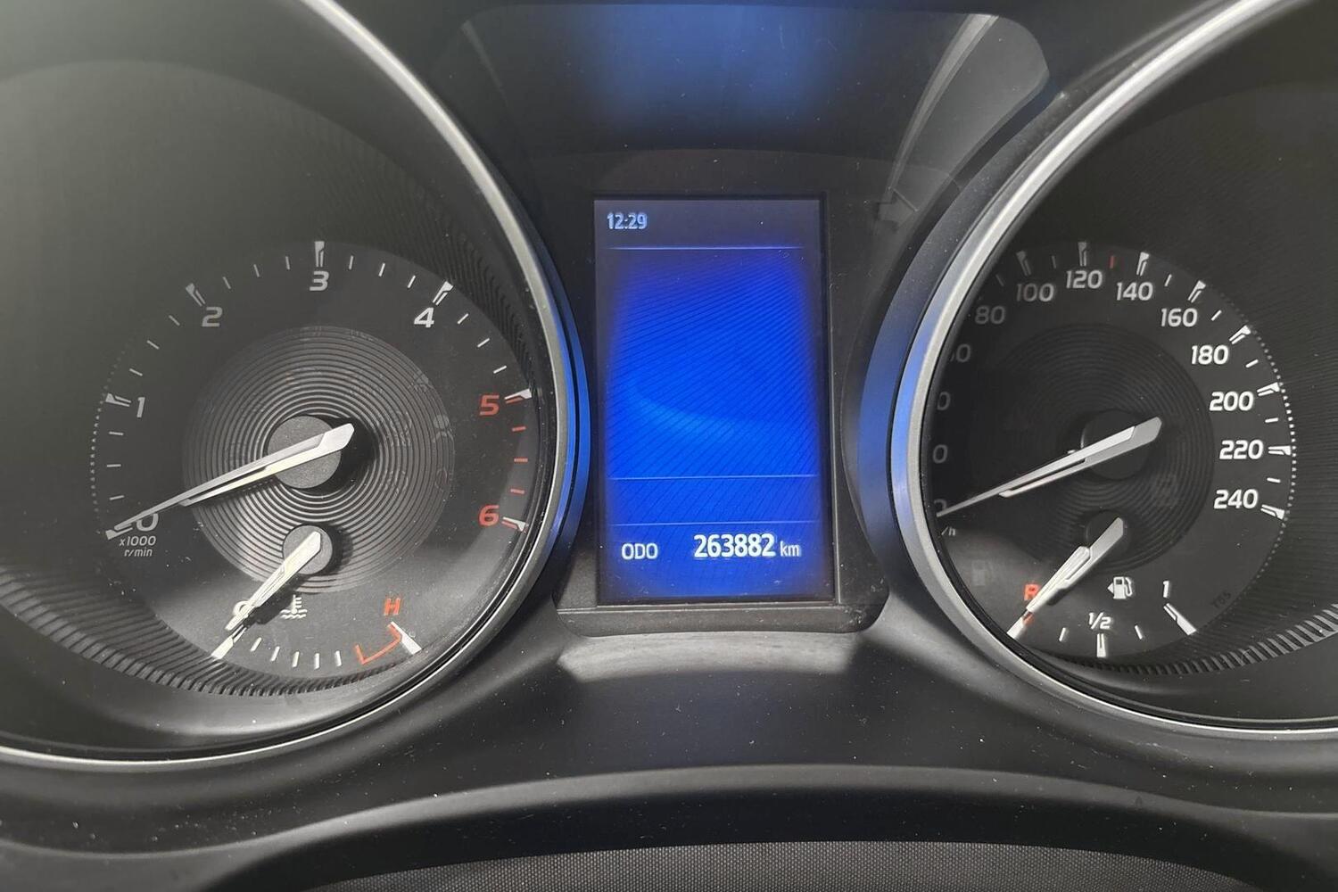 Toyota Avensis vaihtoauto