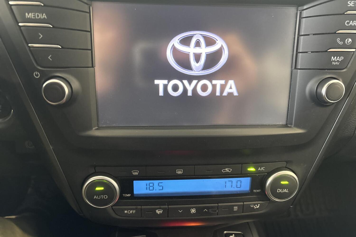 Toyota Avensis vaihtoauto