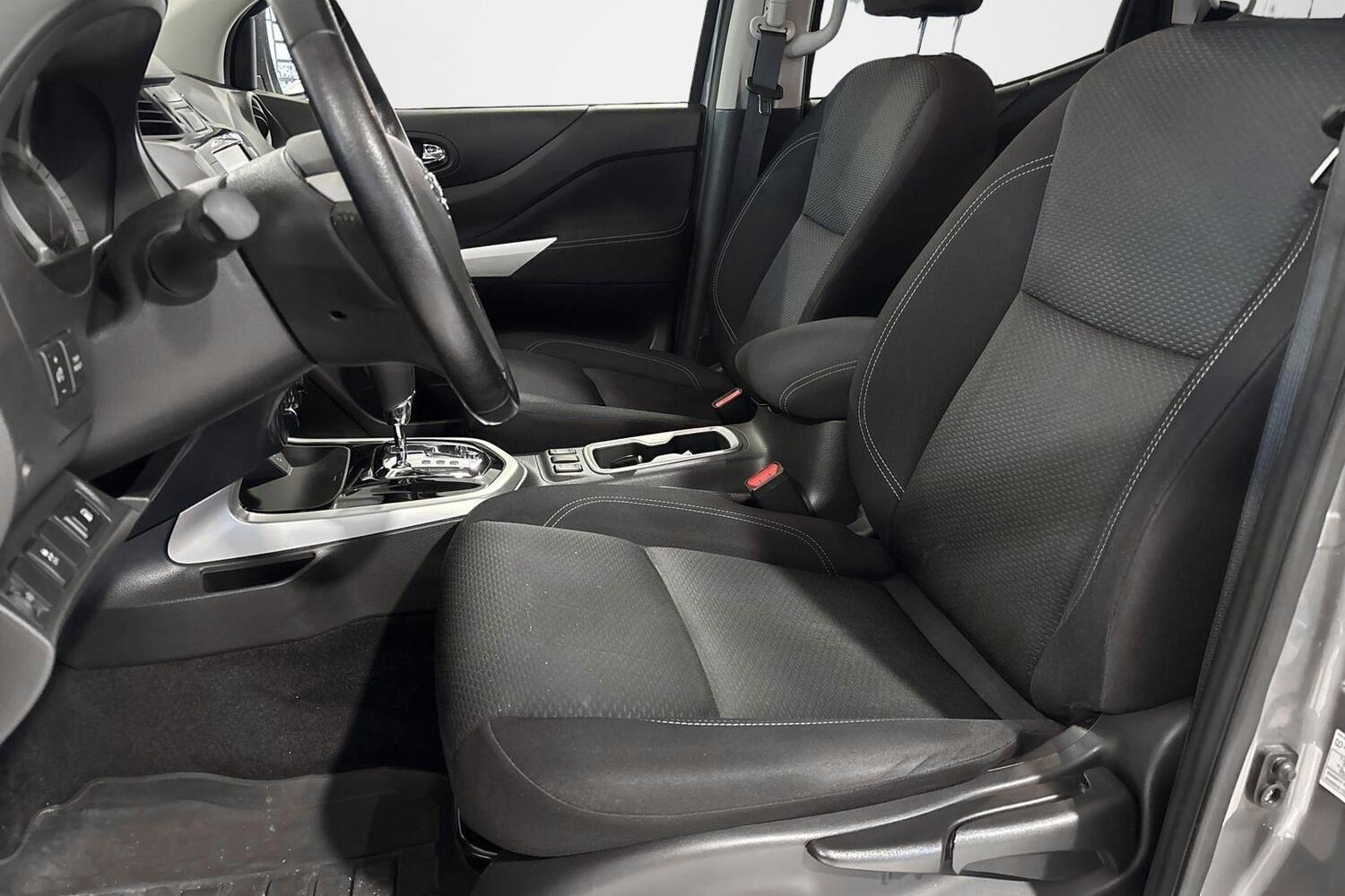 Nissan Navara vaihtoauto