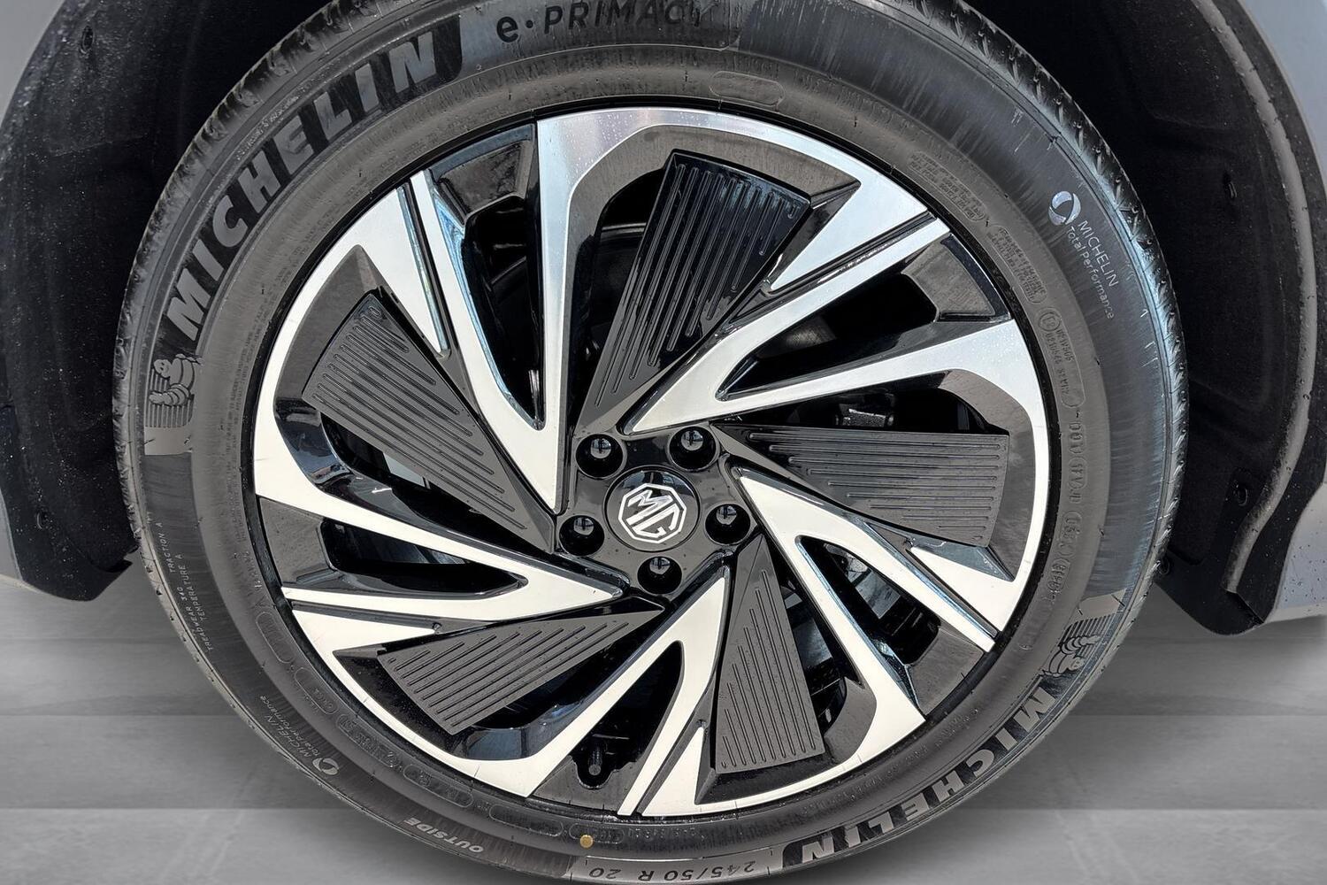 MG MGS6 EV vaihtoauto