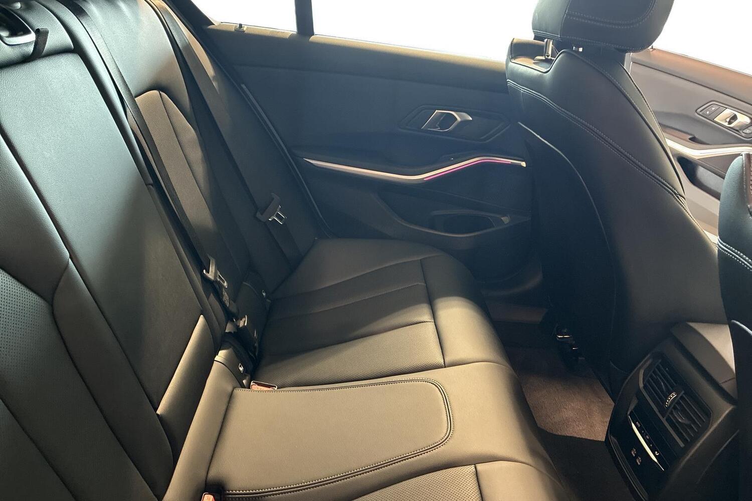 BMW 330 vaihtoauto