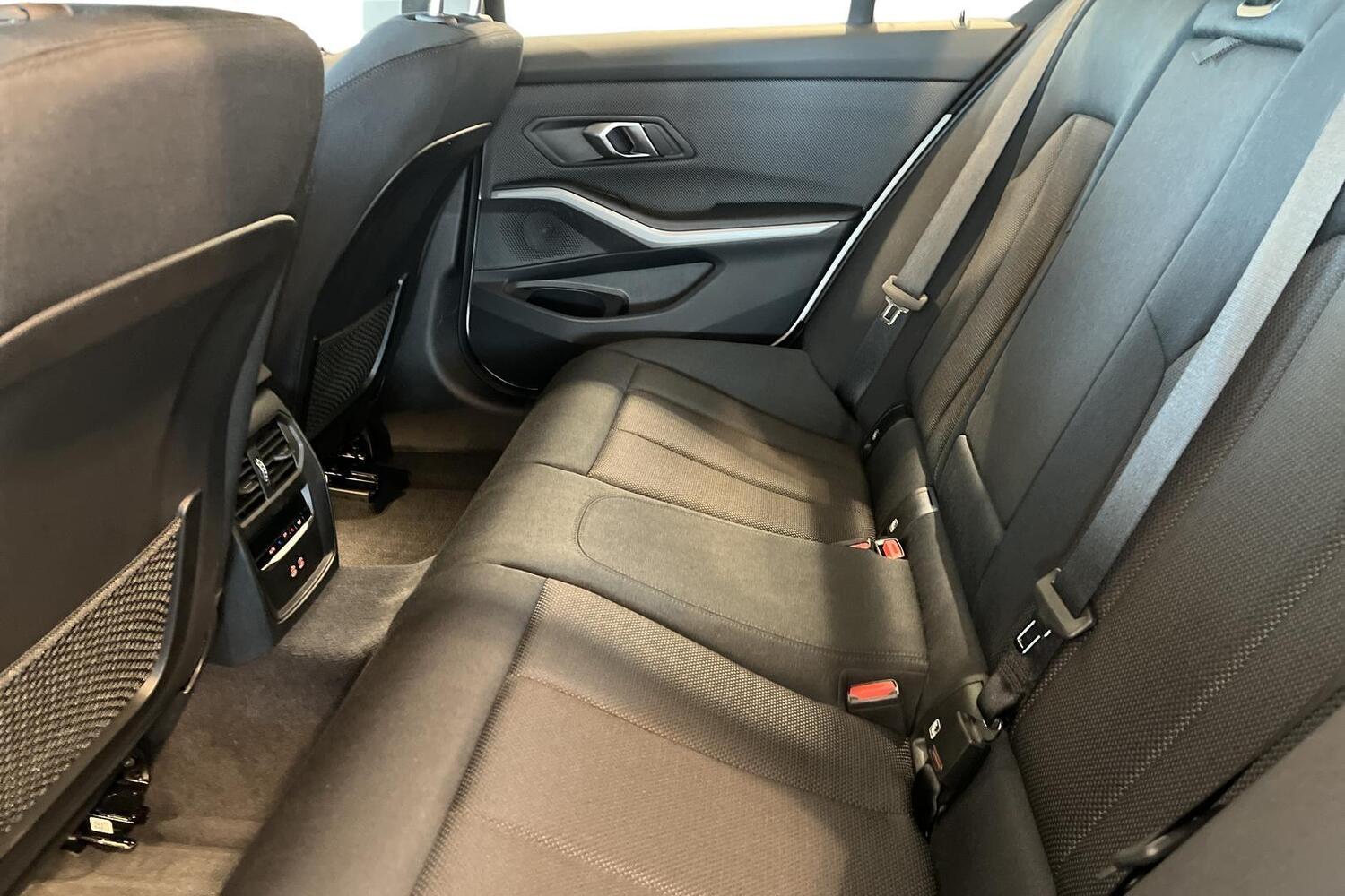 BMW 320 vaihtoauto