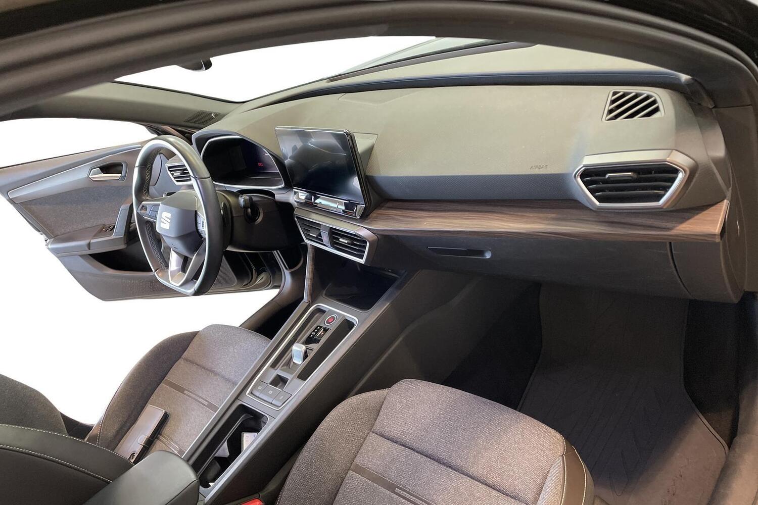 SEAT Leon Sportstourer vaihtoauto