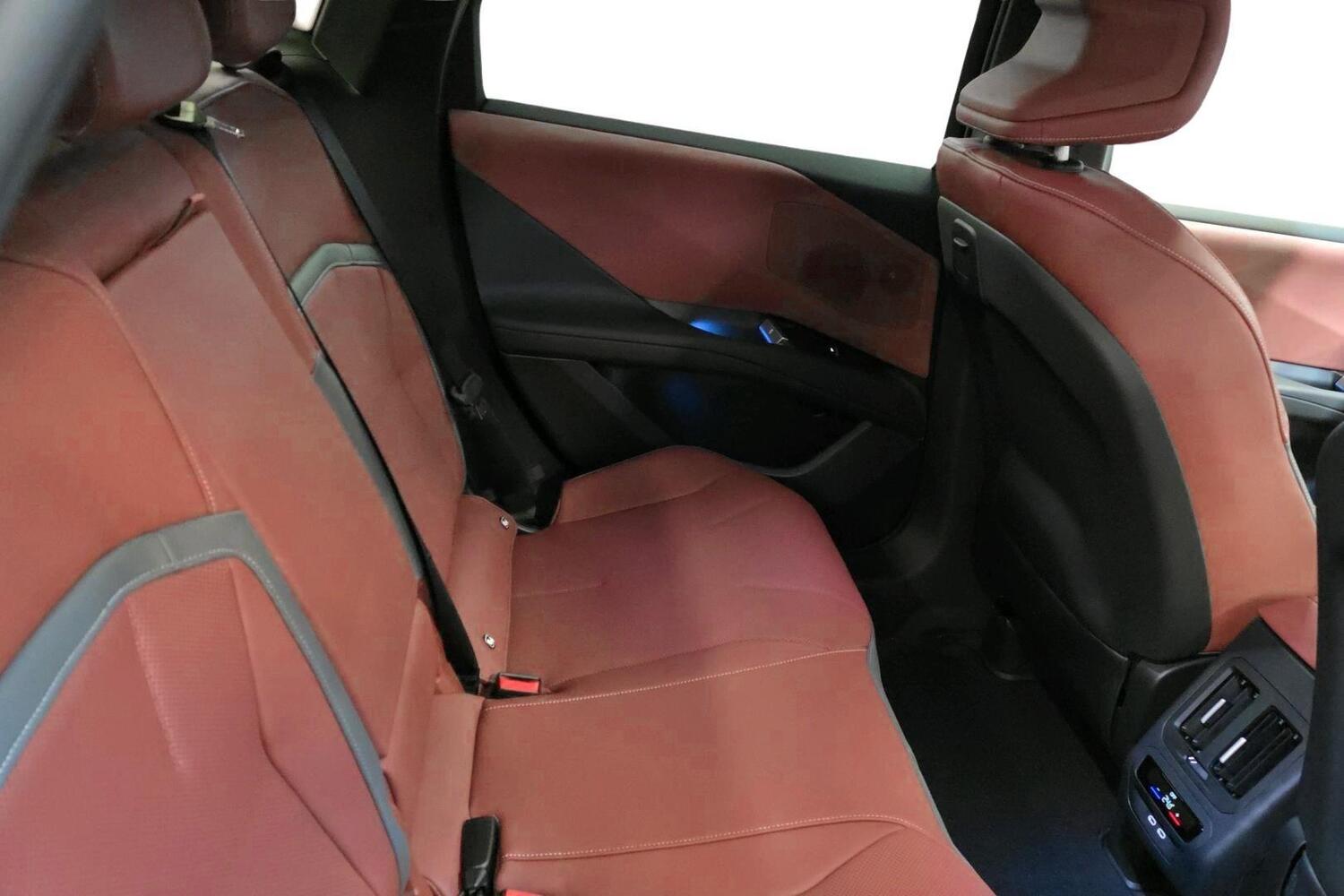 BMW iX3 vaihtoauto