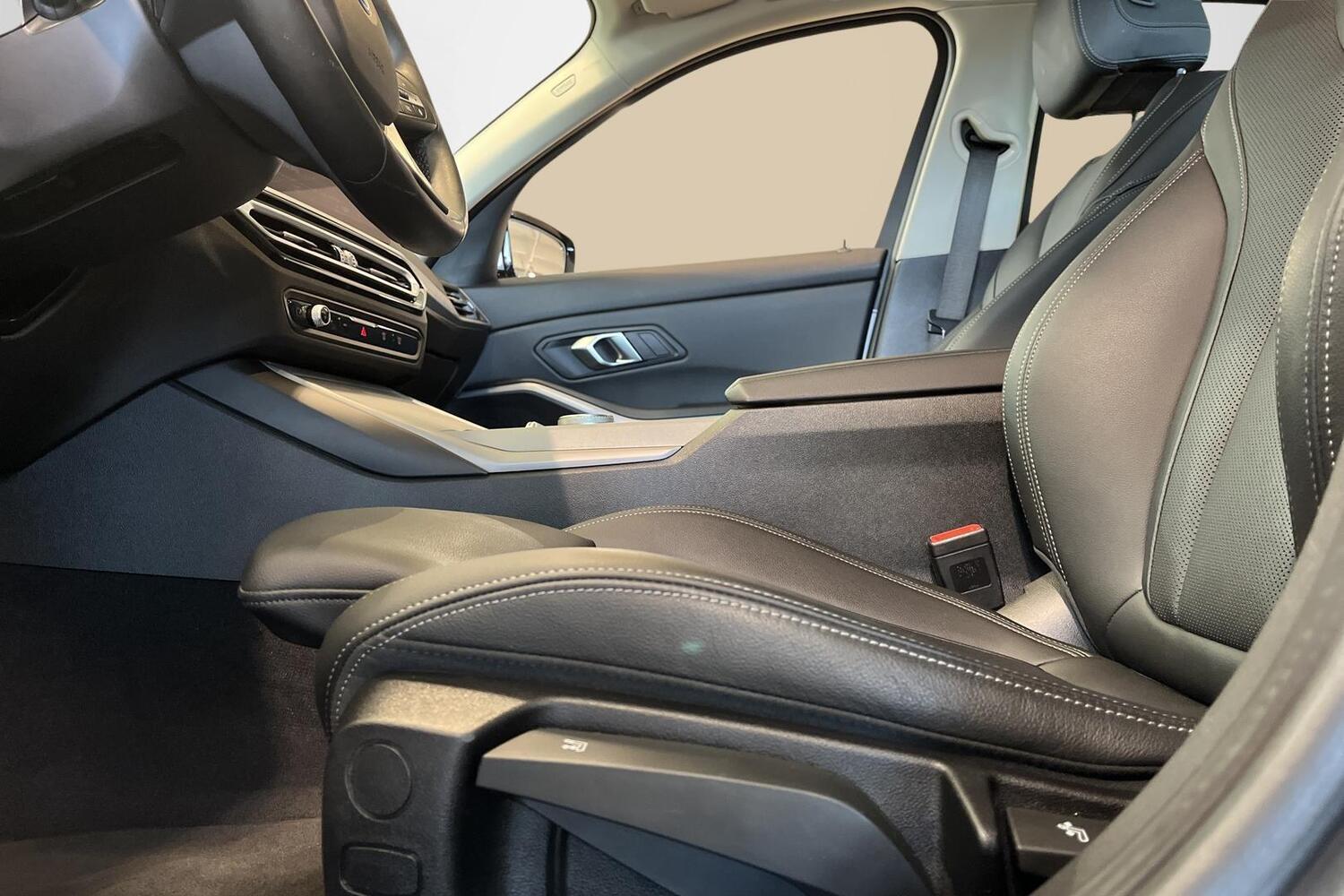 BMW 330 vaihtoauto