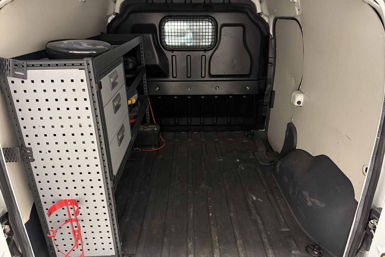 Ford Transit Connect vaihtoauto