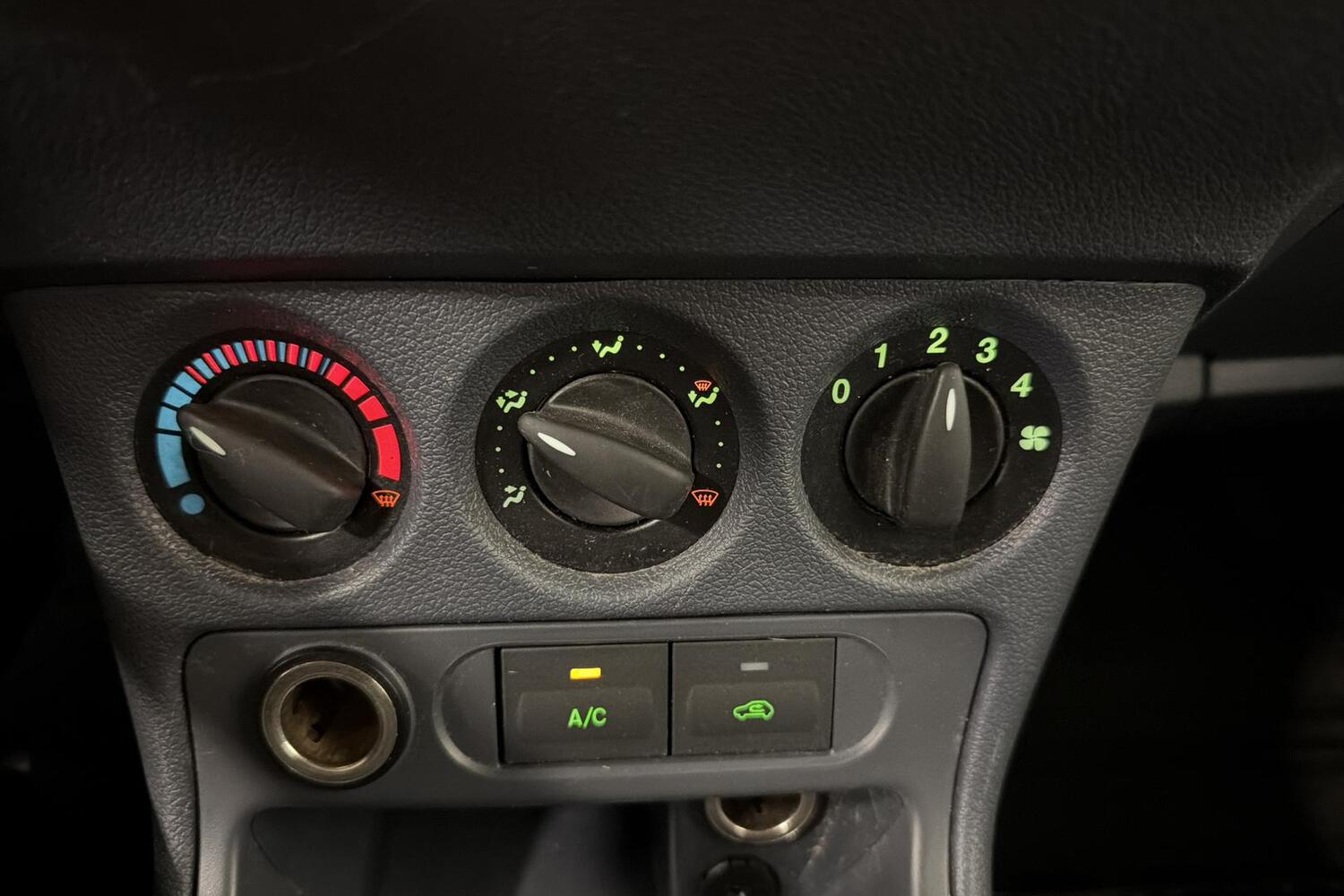 Ford Transit Connect vaihtoauto