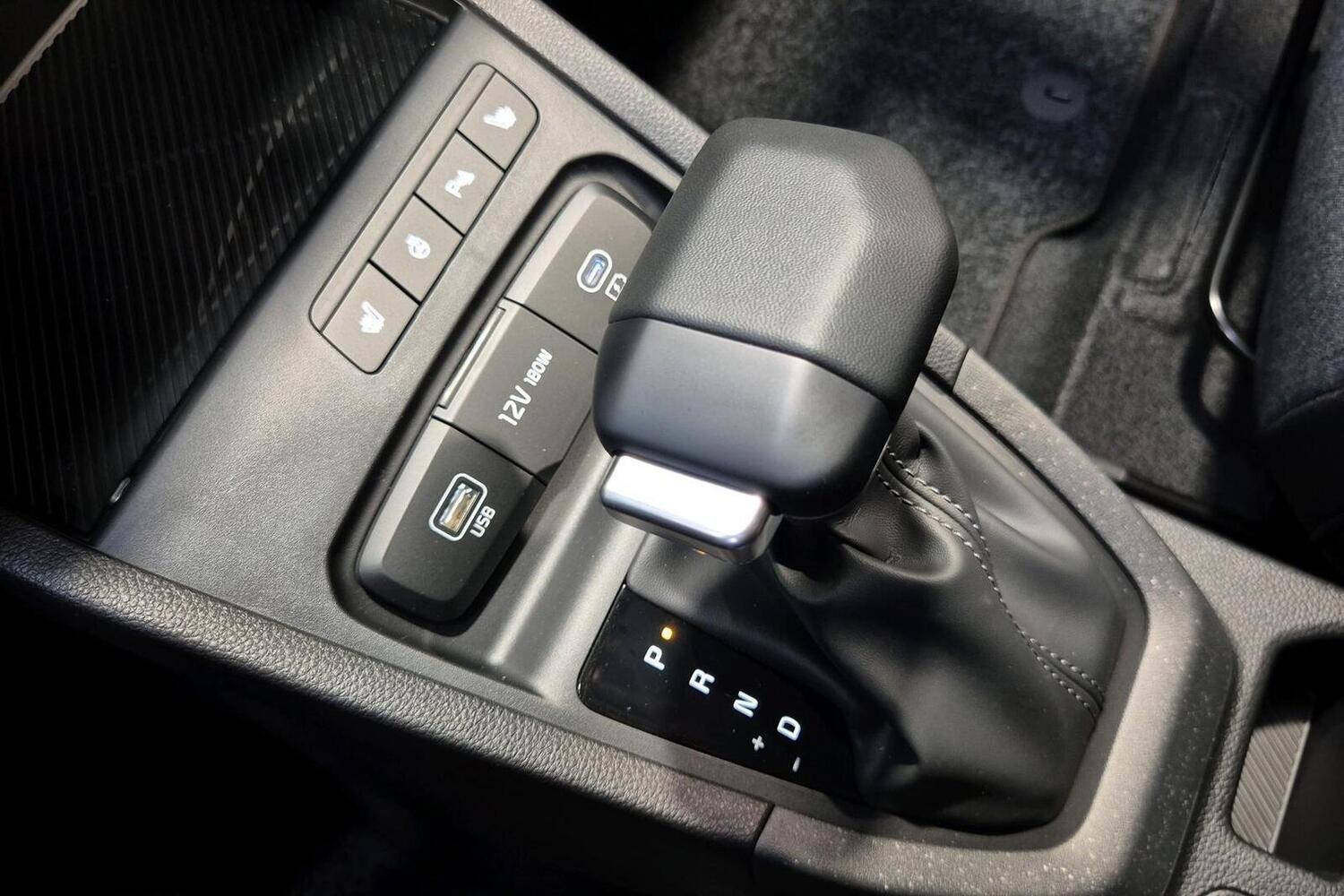 Kia Stonic vaihtoauto