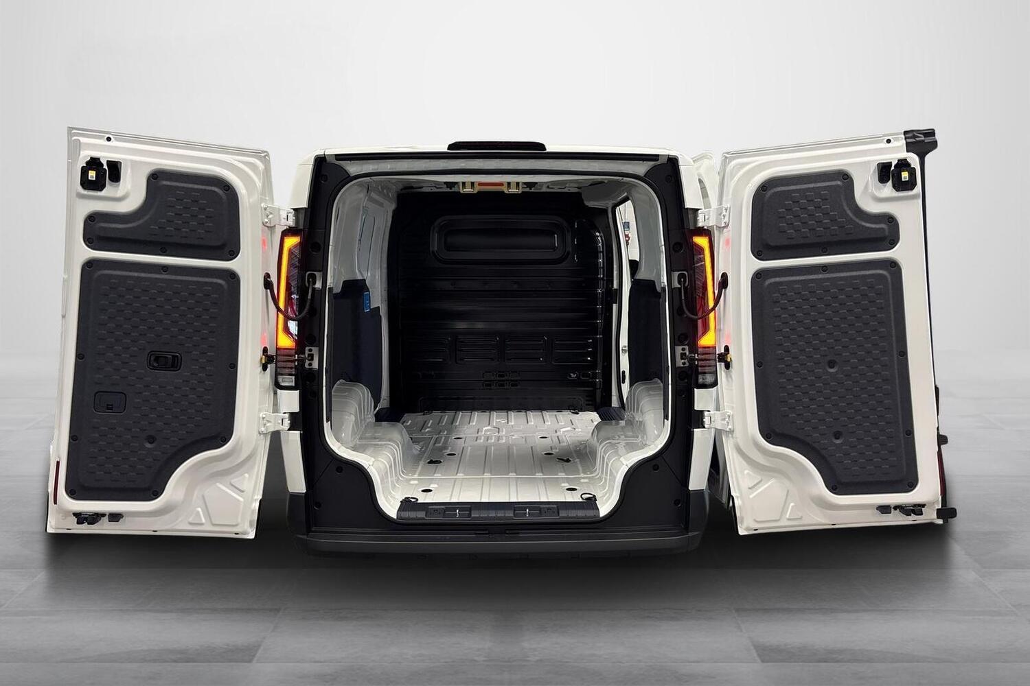 Kia PV5 Cargo vaihtoauto