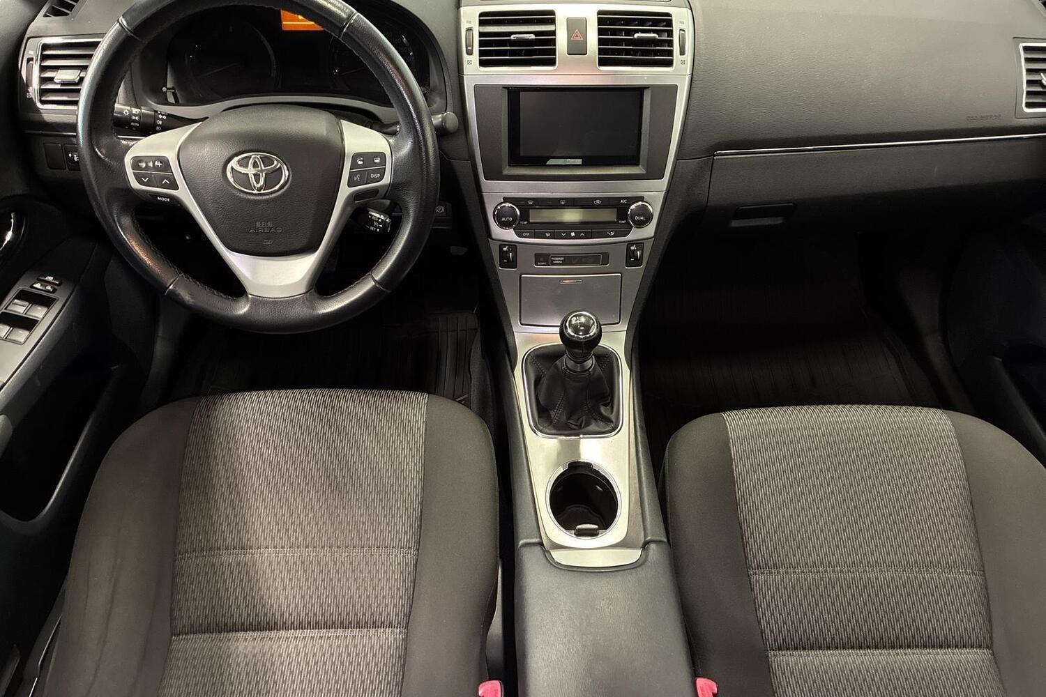 Toyota Avensis vaihtoauto