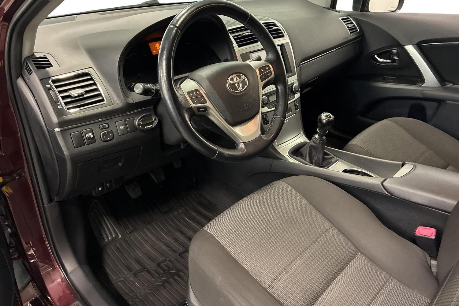 Toyota Avensis vaihtoauto