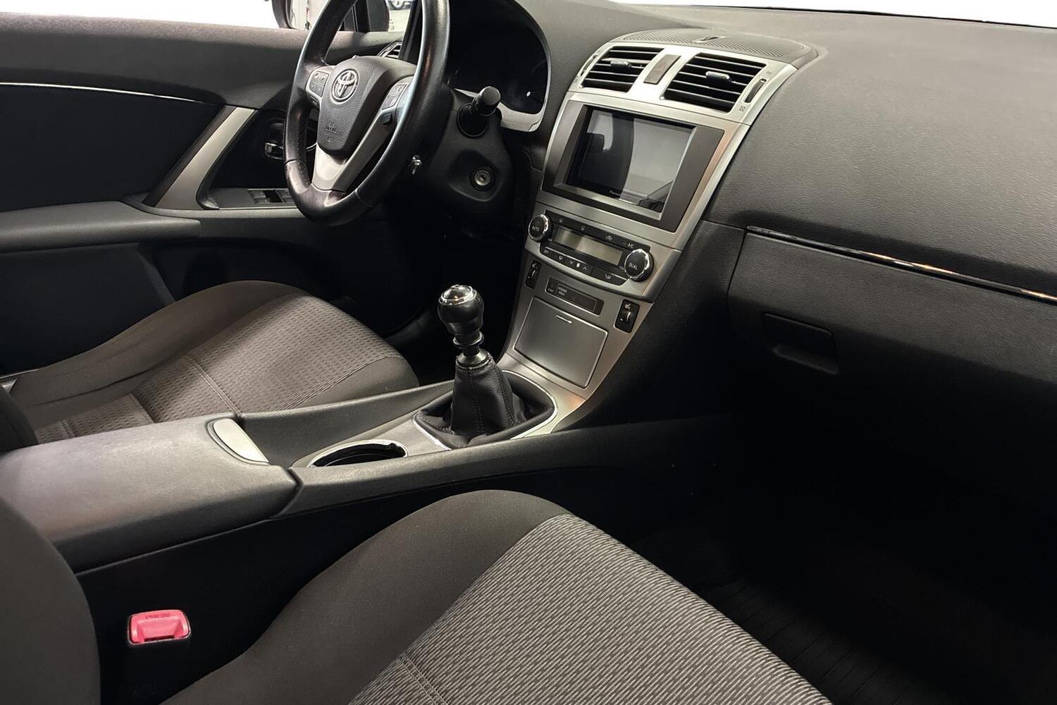 Toyota Avensis vaihtoauto