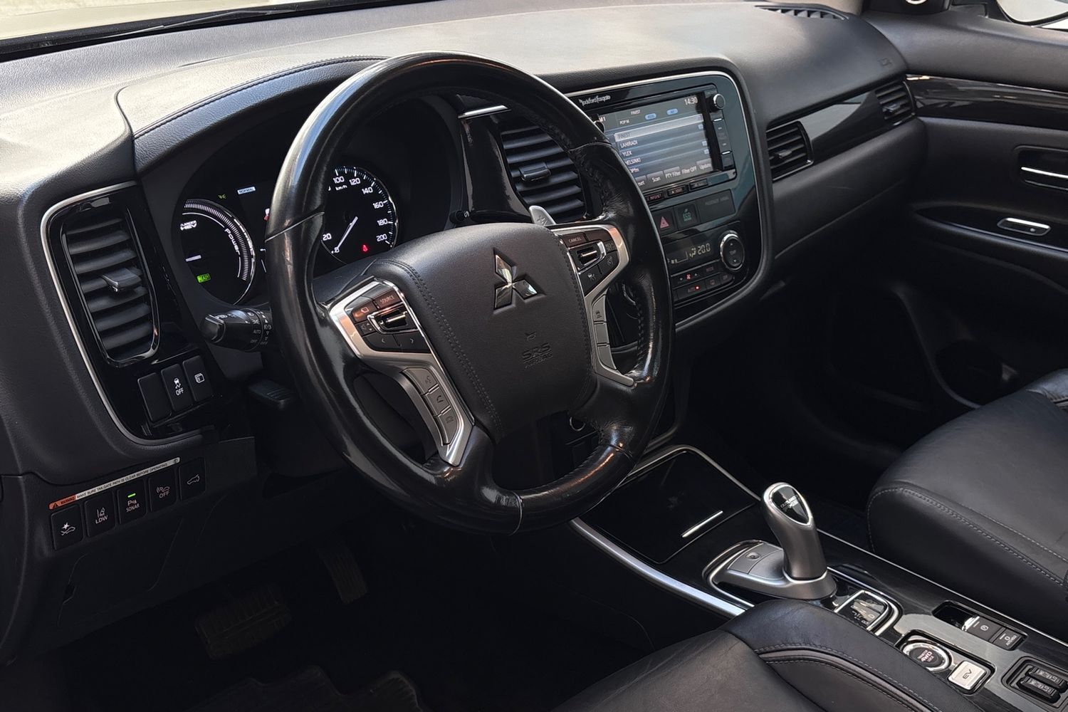 Mitsubishi Outlander PHEV vaihtoauto