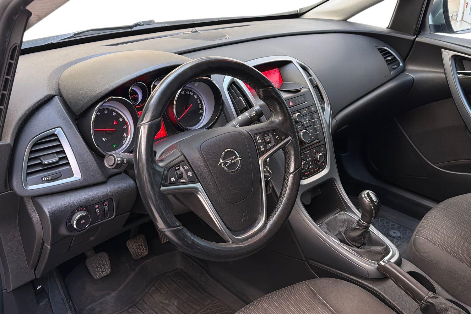 Opel Astra vaihtoauto