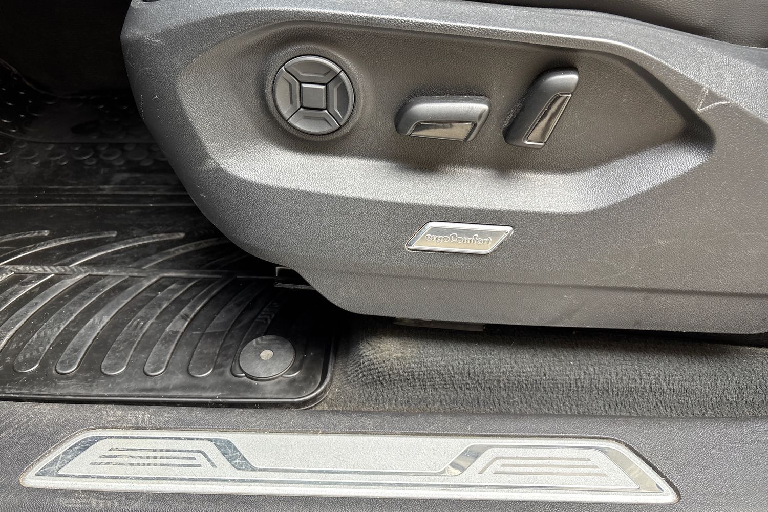 Volkswagen Touareg vaihtoauto