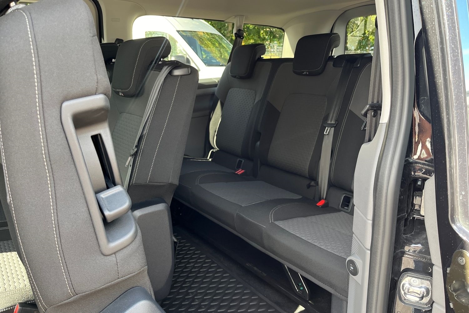 Volkswagen Caravelle vaihtoauto