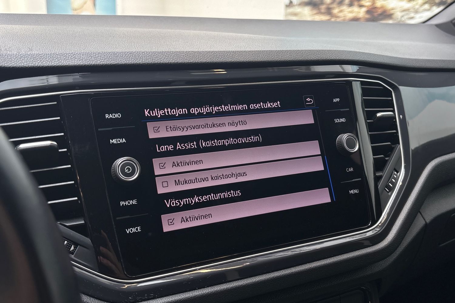 Volkswagen T-Roc vaihtoauto
