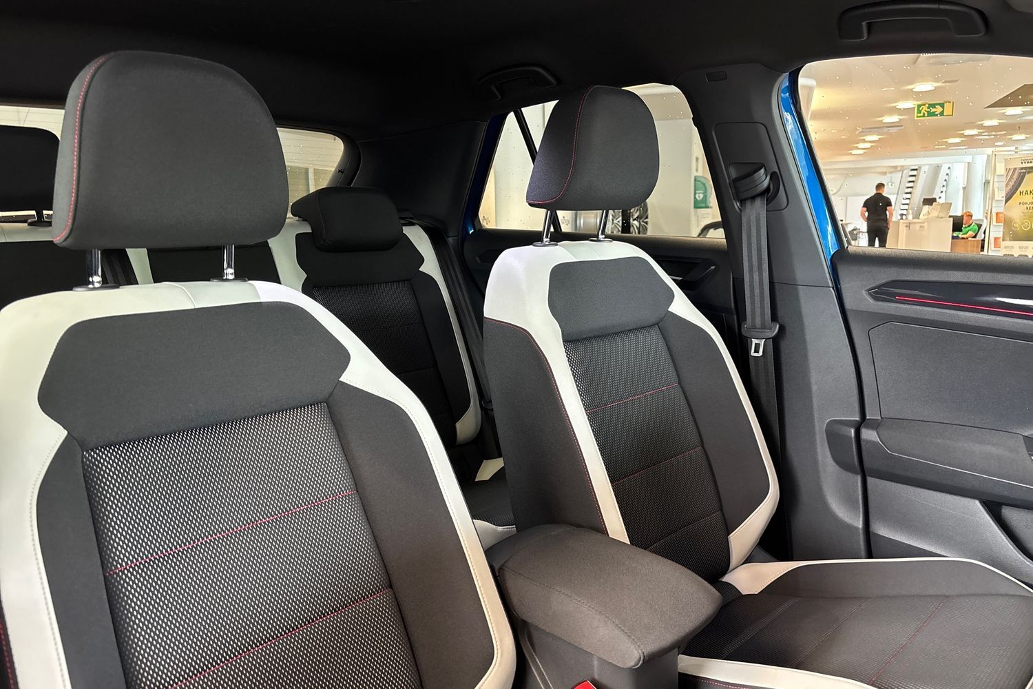 Volkswagen T-Roc vaihtoauto