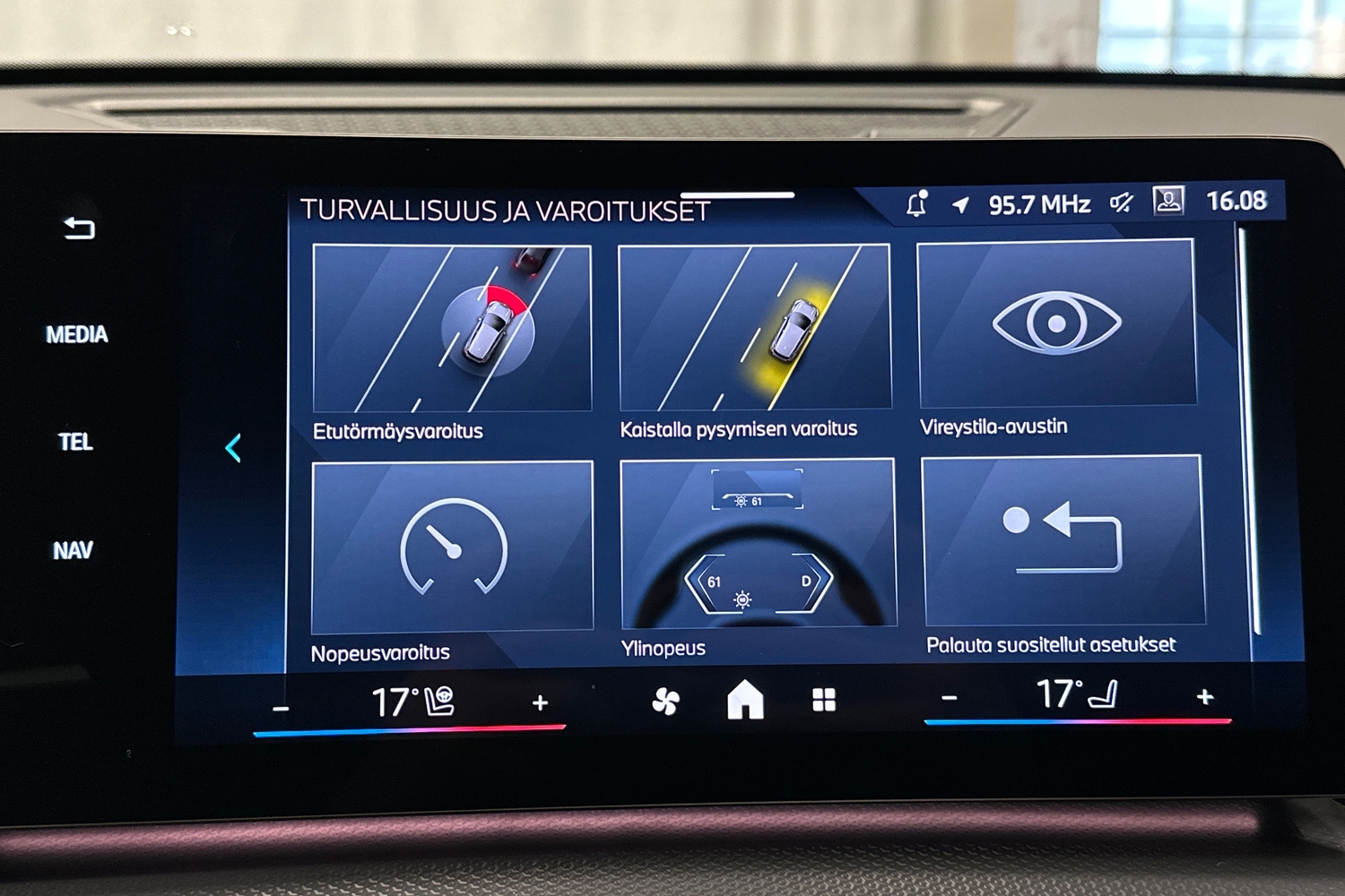 BMW iX1 vaihtoauto