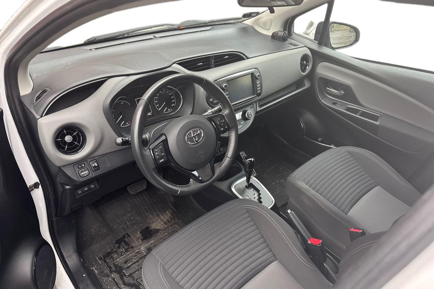 Toyota Yaris vaihtoauto