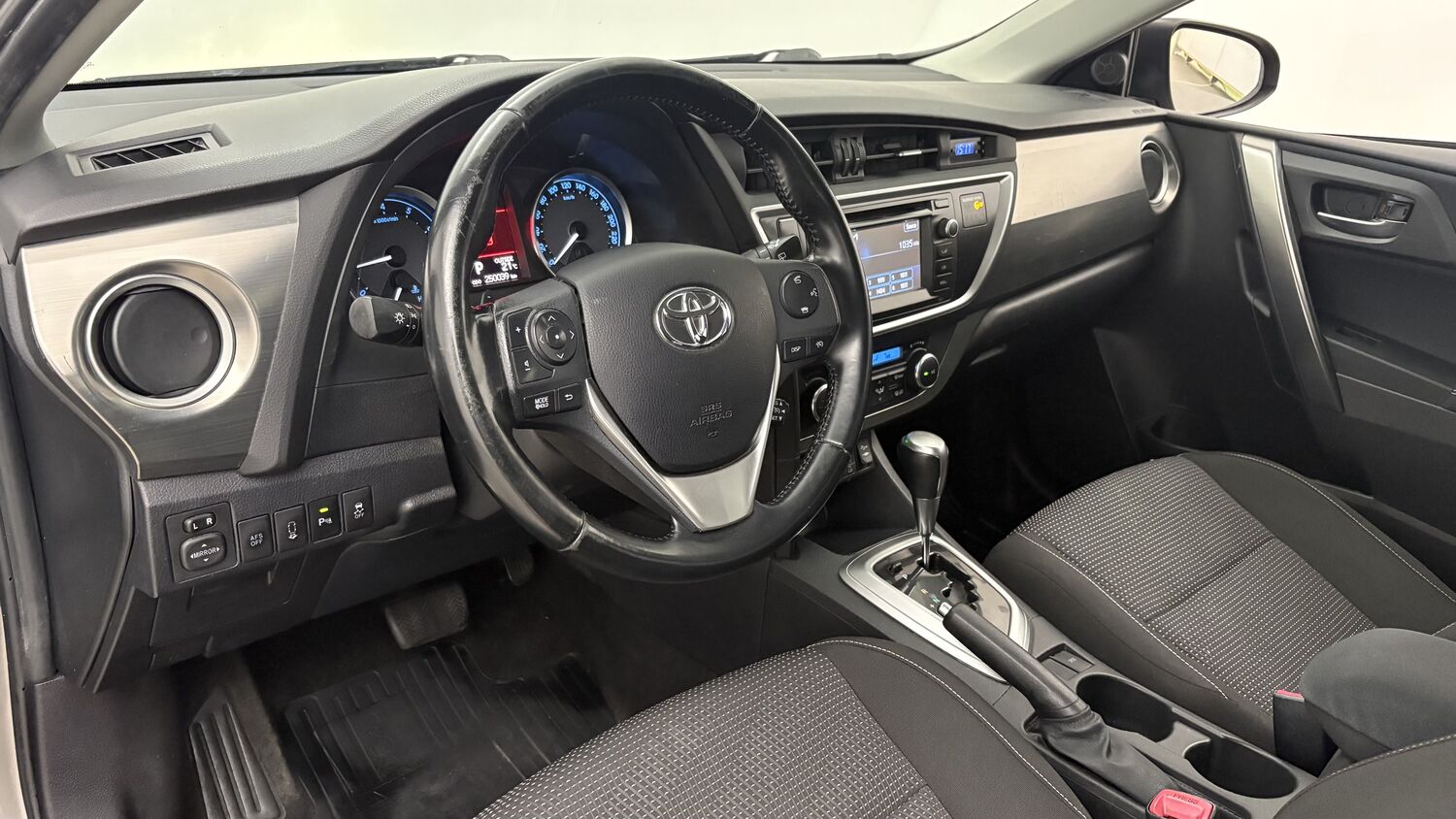 Toyota Auris vaihtoauto