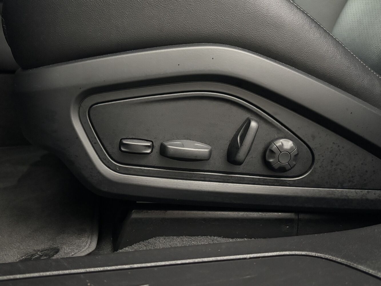 Porsche Taycan vaihtoauto