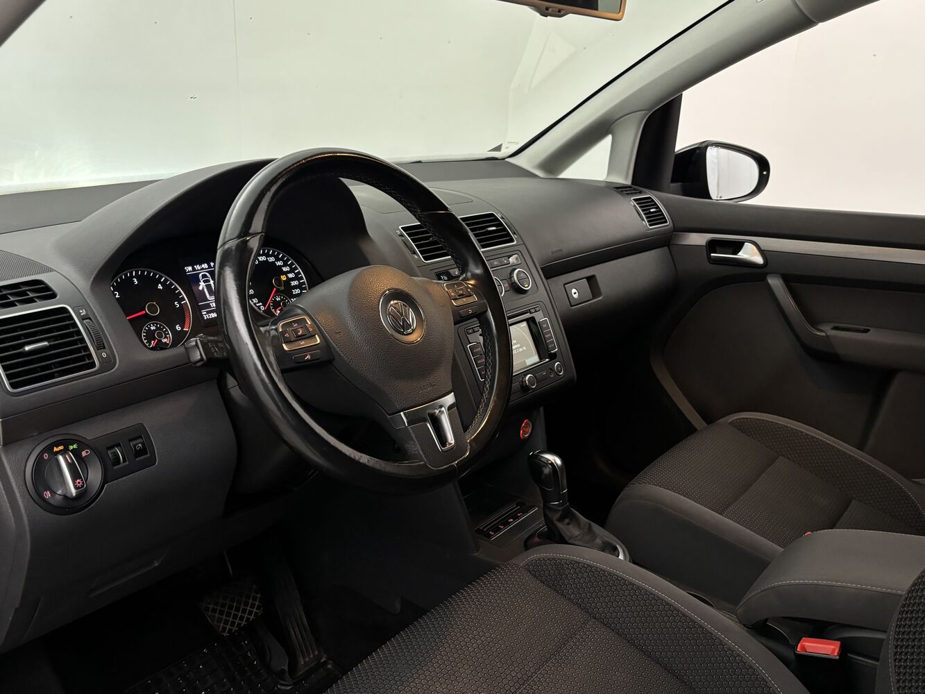Volkswagen Touran vaihtoauto