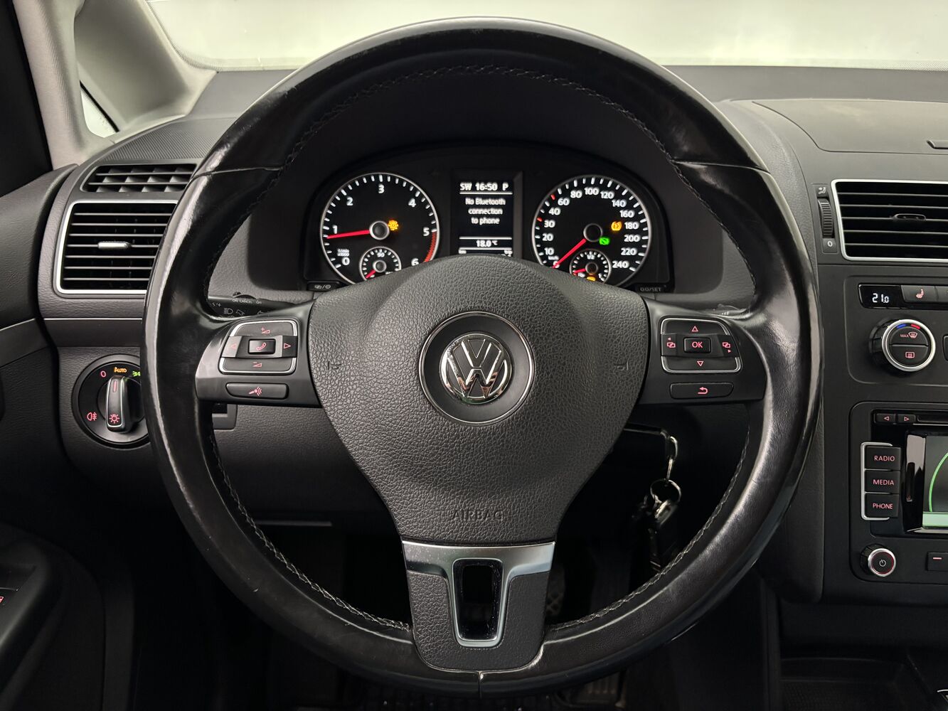 Volkswagen Touran vaihtoauto