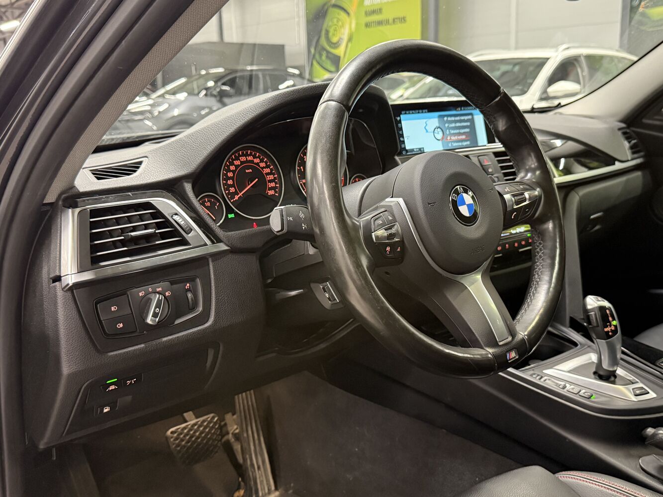 BMW 330 vaihtoauto