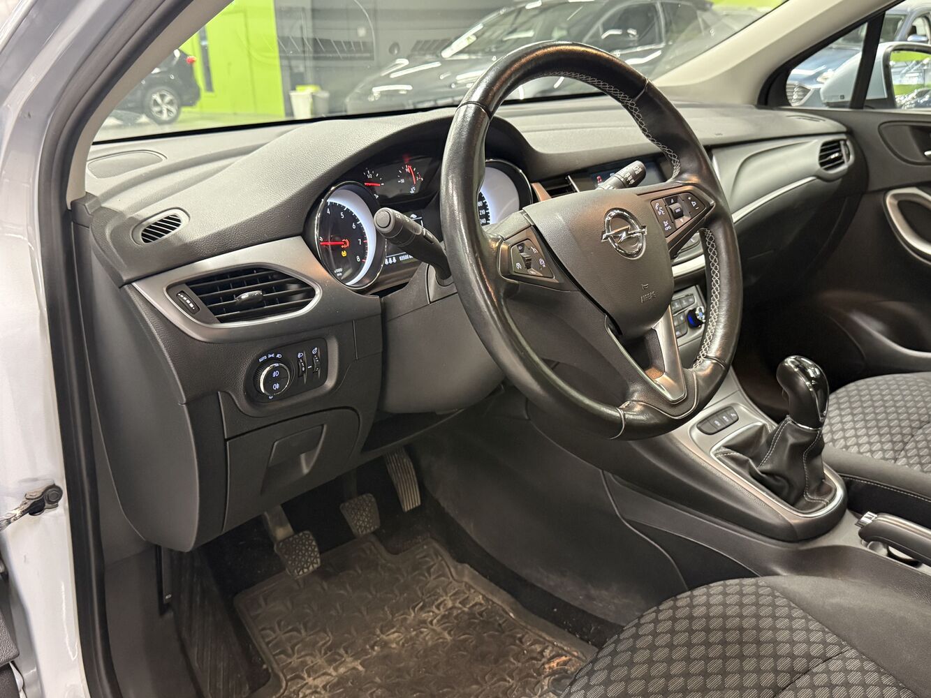 Opel Astra vaihtoauto