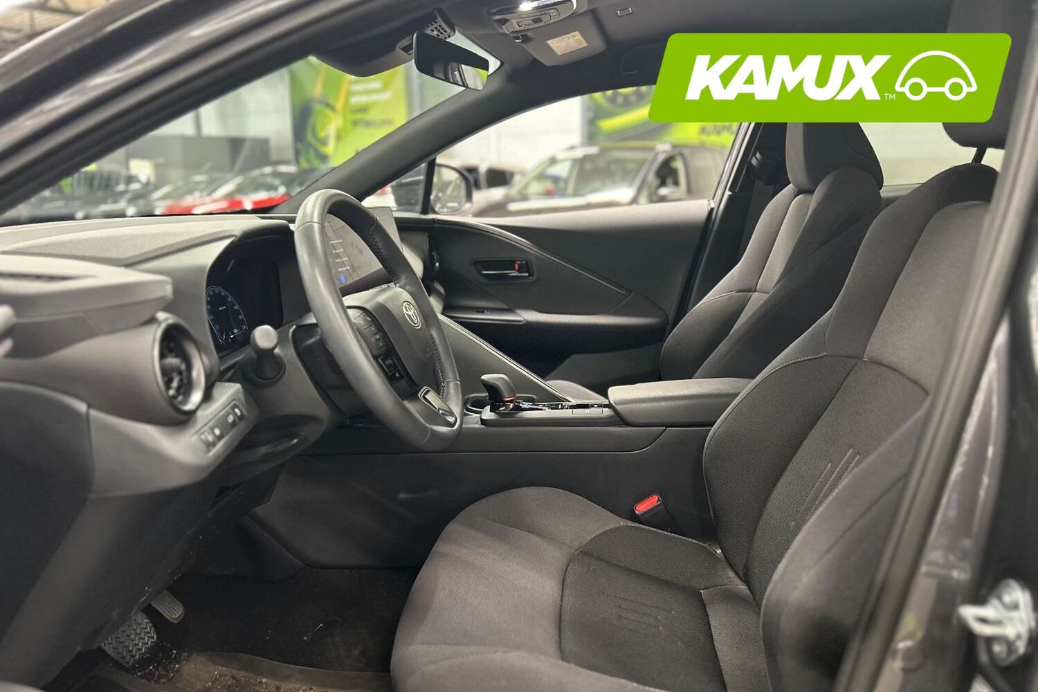 Toyota C-HR vaihtoauto