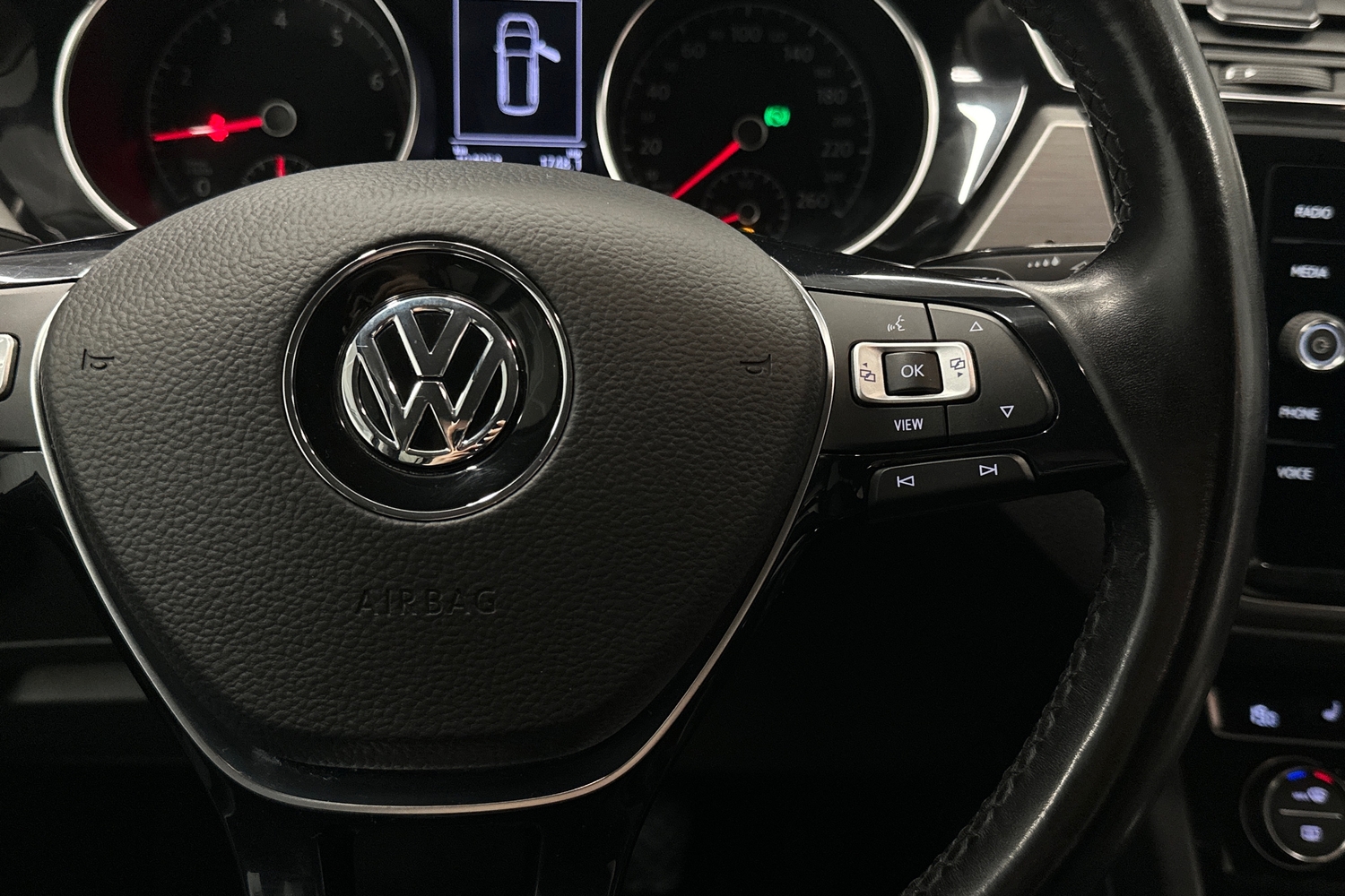 Volkswagen Touran vaihtoauto