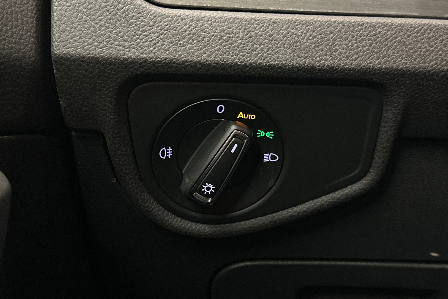 Volkswagen Touran vaihtoauto