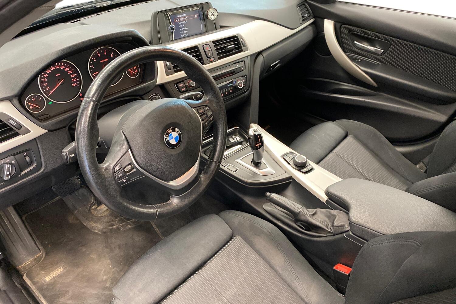 BMW 320 vaihtoauto