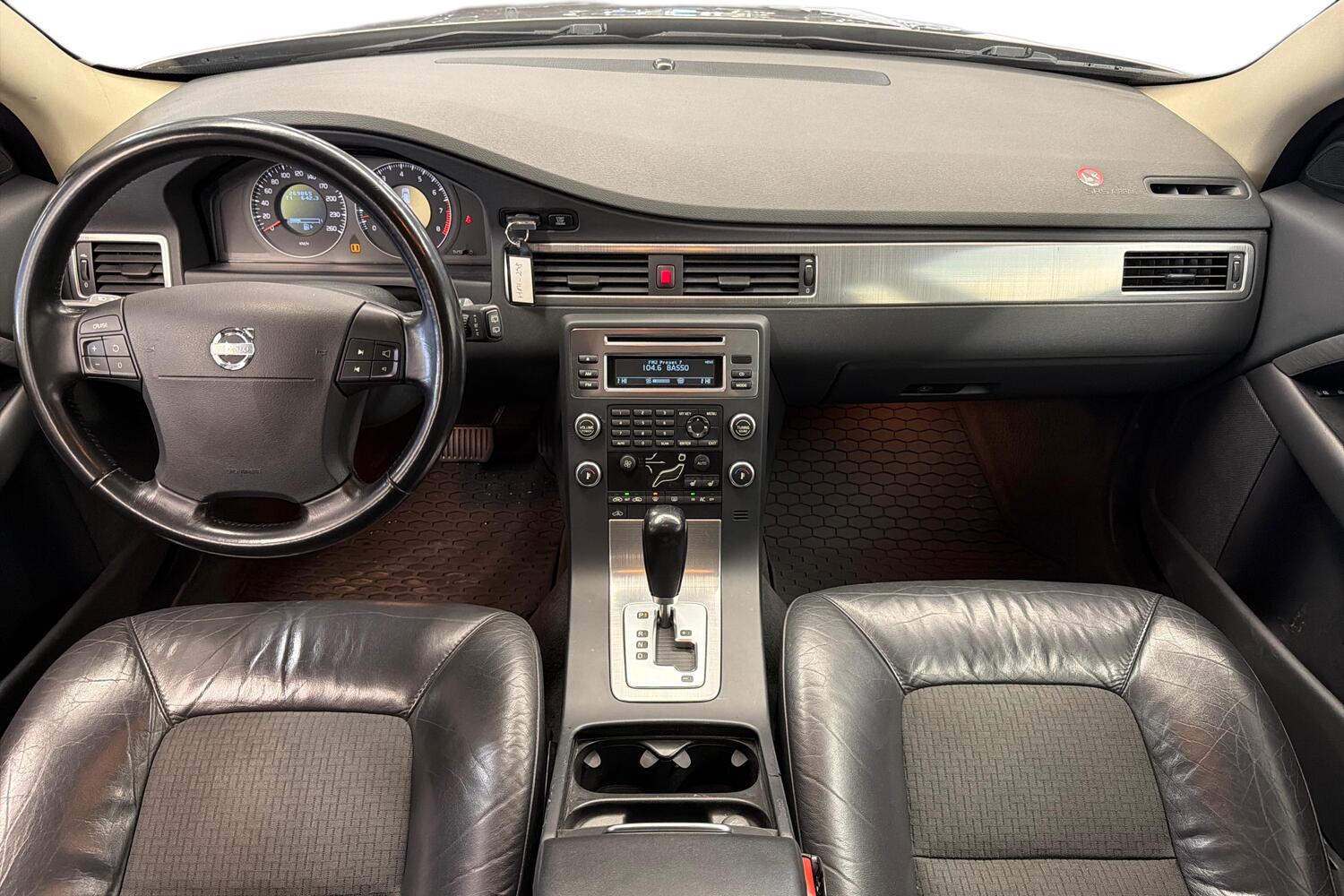 Volvo V70 vaihtoauto
