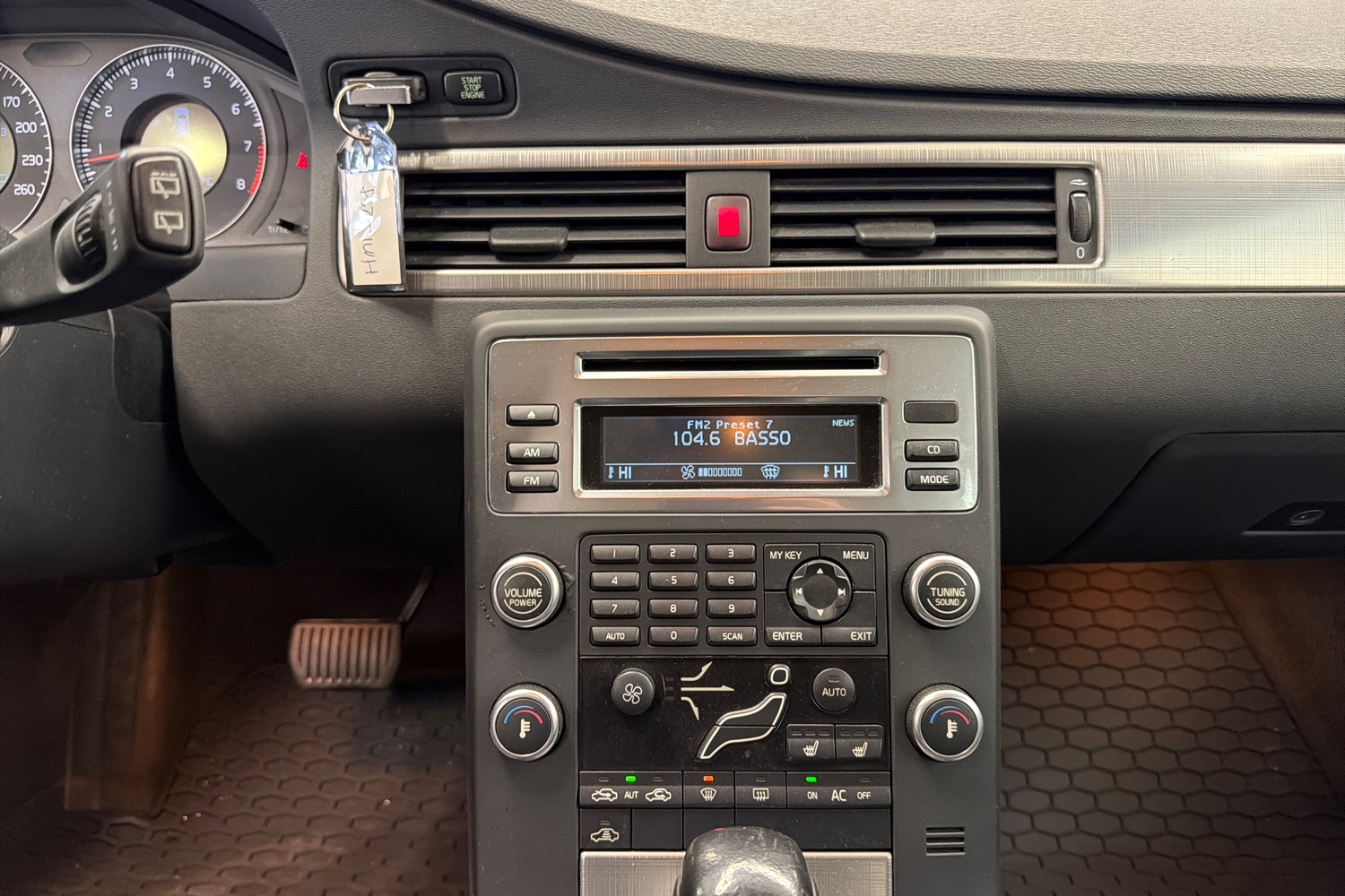 Volvo V70 vaihtoauto