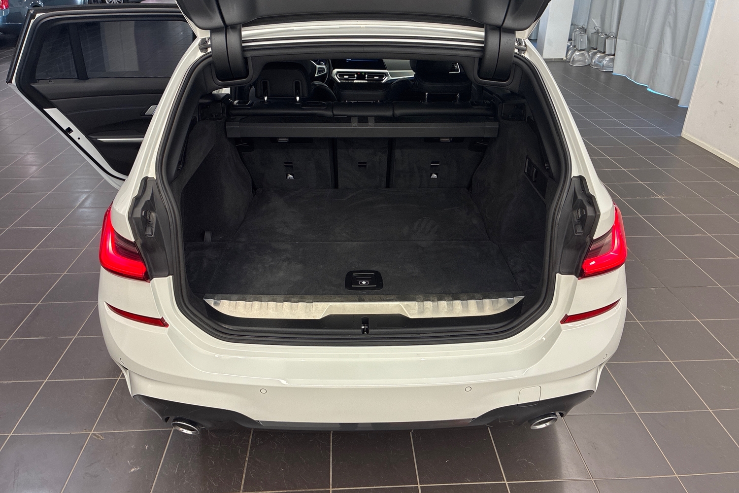 BMW 330 vaihtoauto