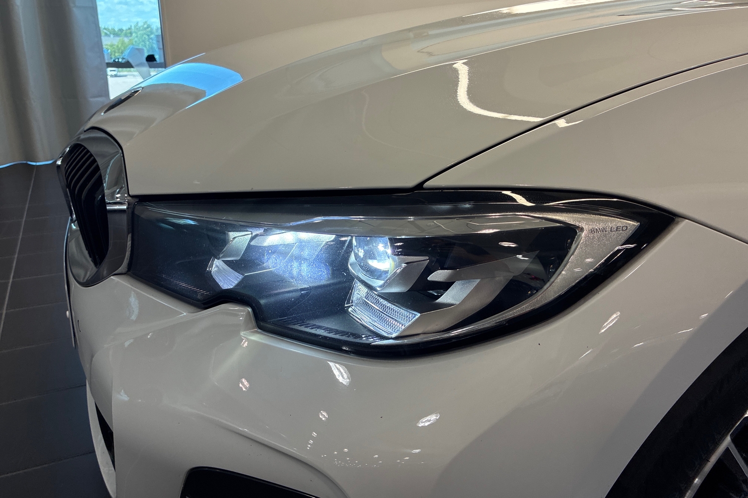 BMW 330 vaihtoauto