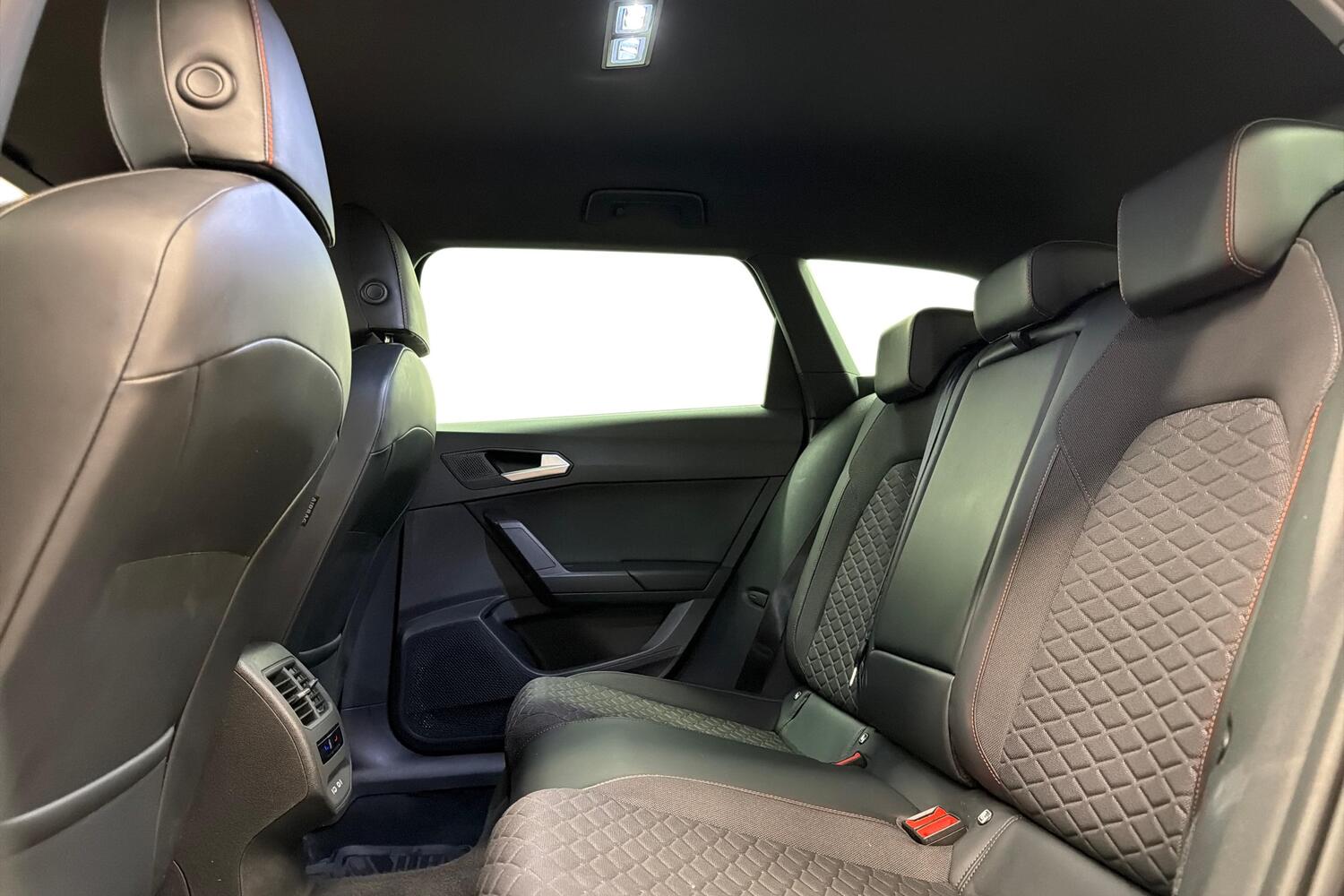 SEAT Leon Sportstourer vaihtoauto