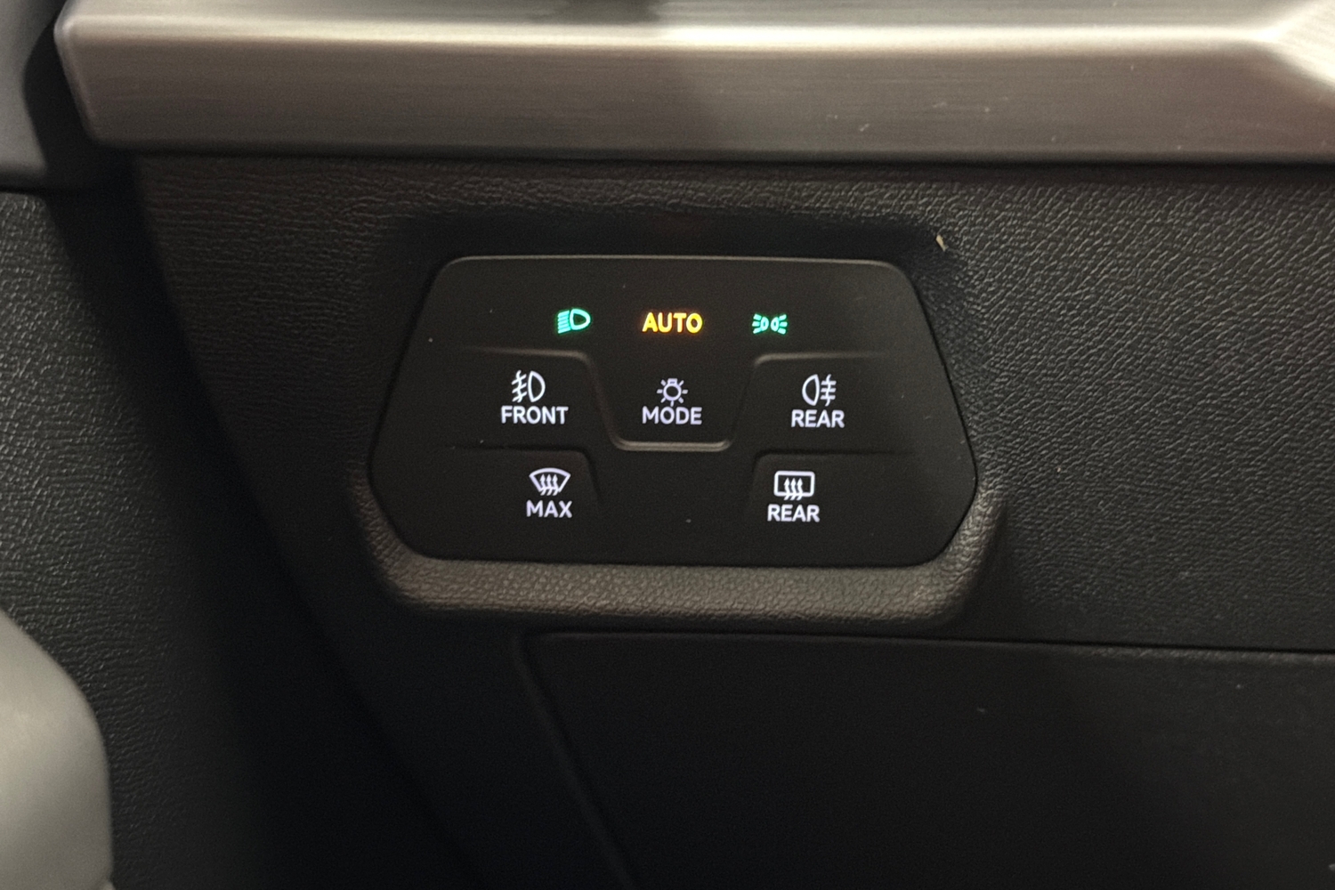 SEAT Leon Sportstourer vaihtoauto