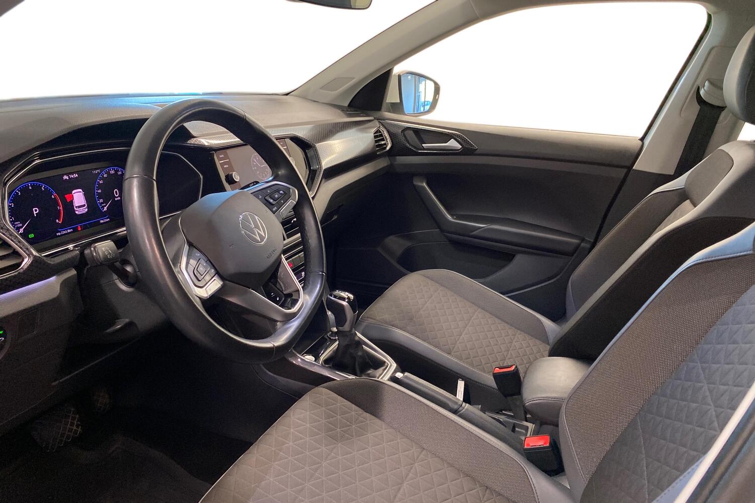Volkswagen T-Cross vaihtoauto
