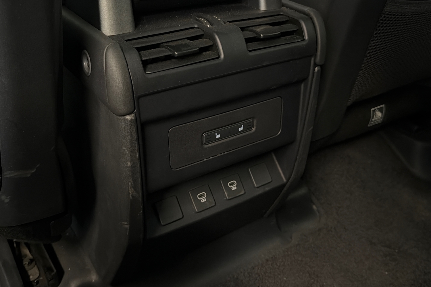 Land Rover Defender vaihtoauto