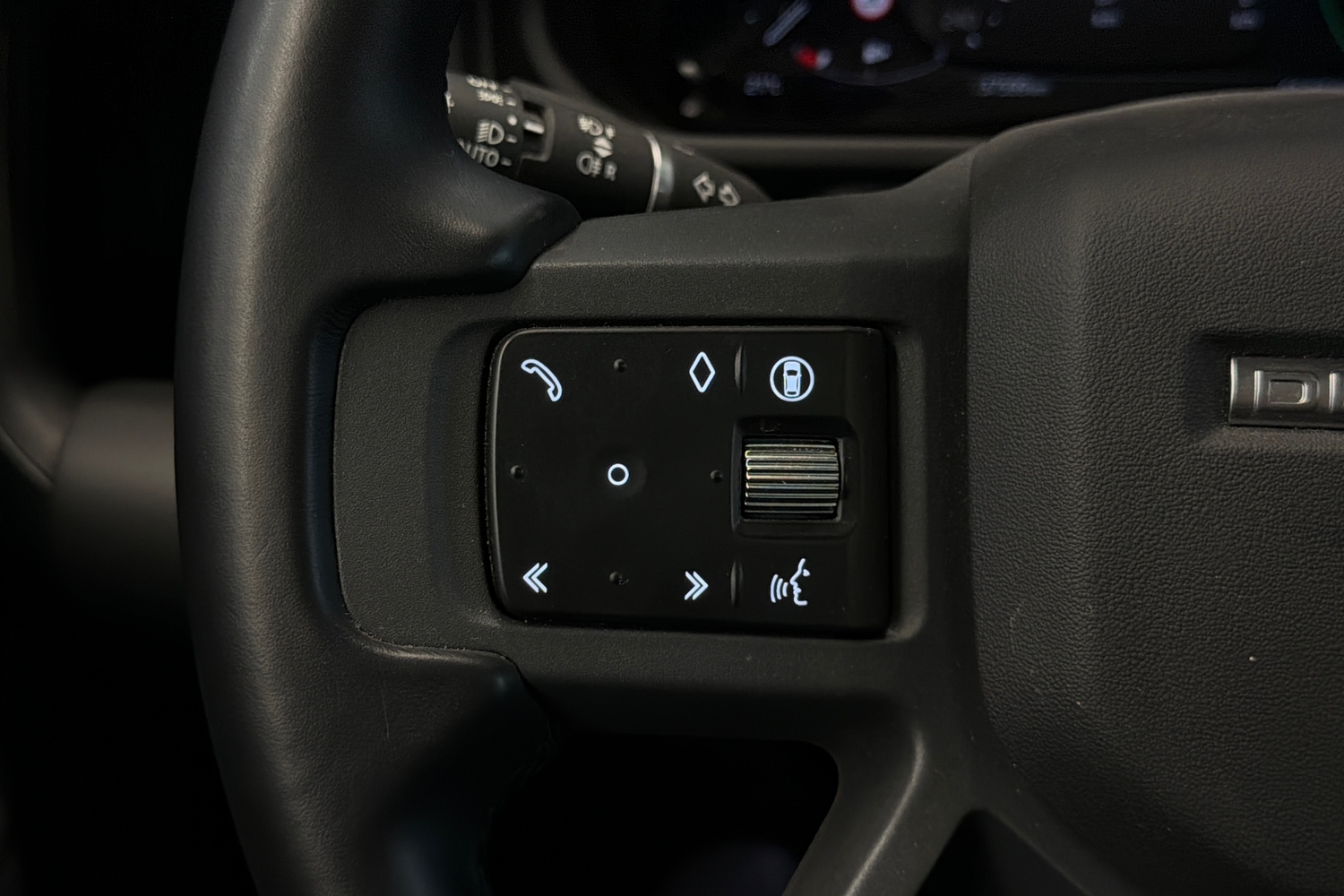 Land Rover Defender vaihtoauto