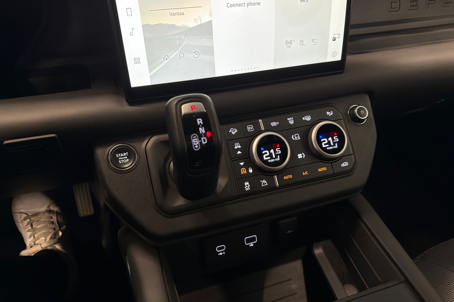 Land Rover Defender vaihtoauto